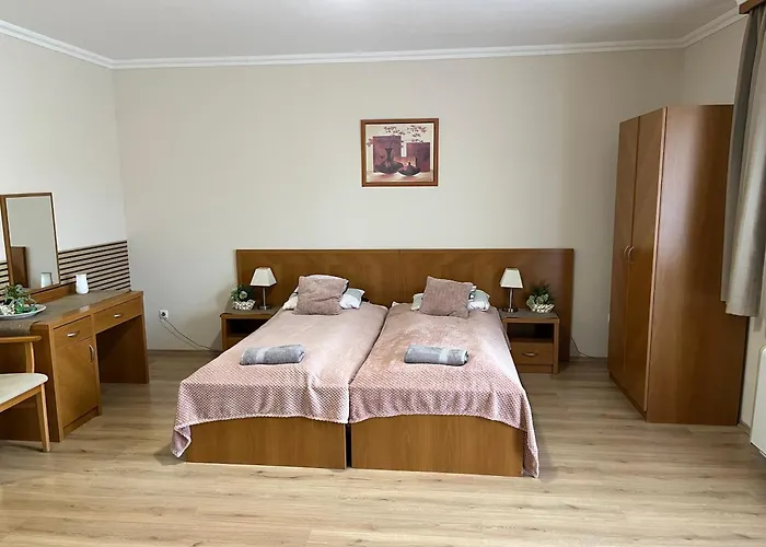 Brookforest Aparthotel