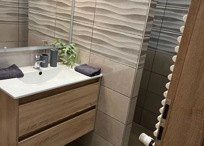 Aparthotel Brookforest 4*